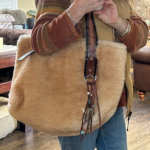 🔥TOTEM 🔥 Handmade Shearling One of A Kind Bag! - Picture 6 of 7